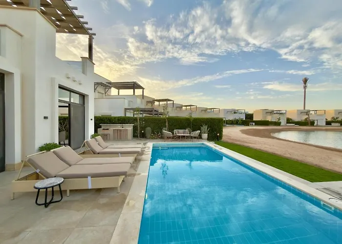 Sunny Lagoonfront 4br Cyan Gouna Heated Pool Villa